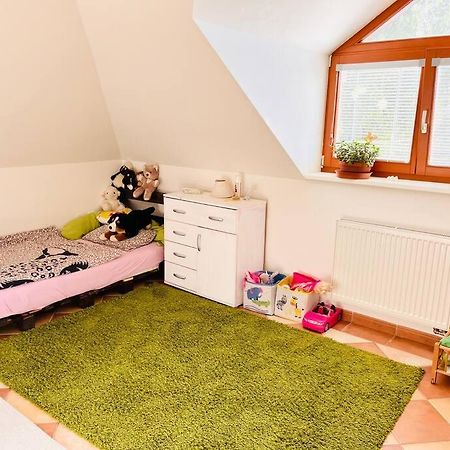 Apartman Se Zahradou 20 Minut Do Centra Prahy Оржех Экстерьер фото