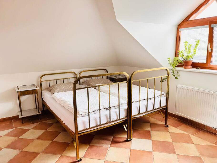 Apartman Se Zahradou 20 Minut Do Centra Prahy Оржех Экстерьер фото